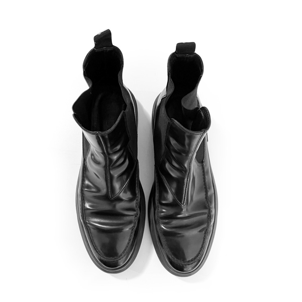 Tod’s Boots View 2